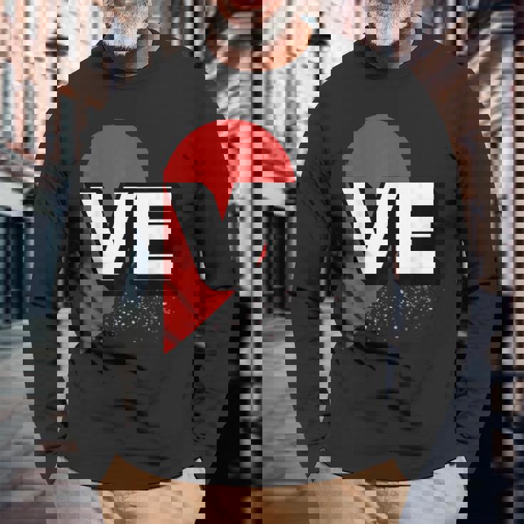 ２人で着るとハートが出来る Loveの文字になる 「Ve」カップル 恋人 長袖Tシャツ 高齢者への贈り物