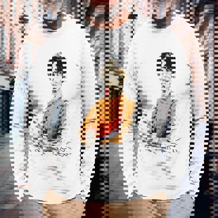 Daw Aunganuu Kyi-Signature 長袖tシャツ 長袖Tシャツ 高齢者への贈り物