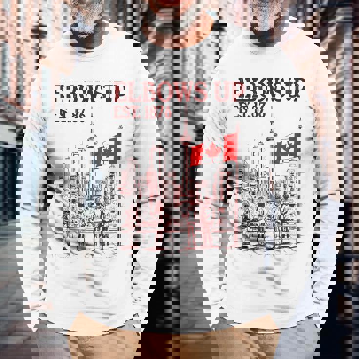 Elbows Up Canada Est 1867 カナダ国旗 カナダ地図 カナダ 長袖Tシャツ 高齢者への贈り物