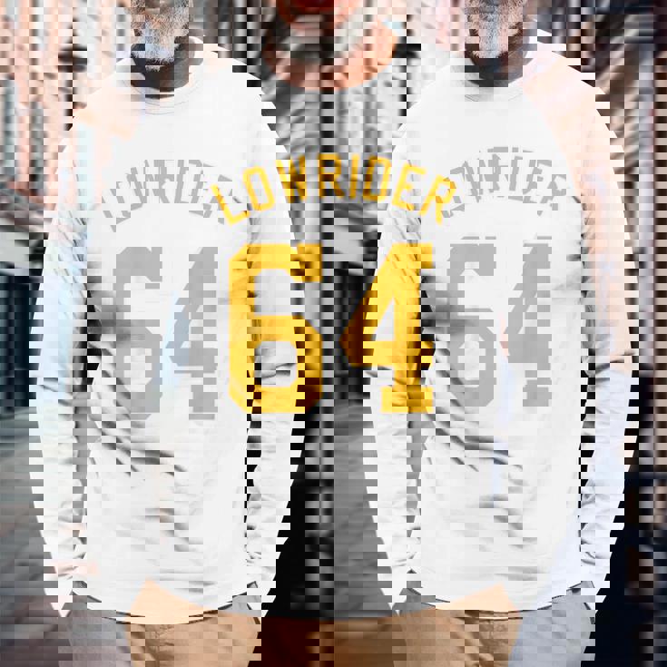 Lowrider 64 Jersey Number On The Back Classic Lowrider Car 長袖Tシャツ 高齢者への贈り物