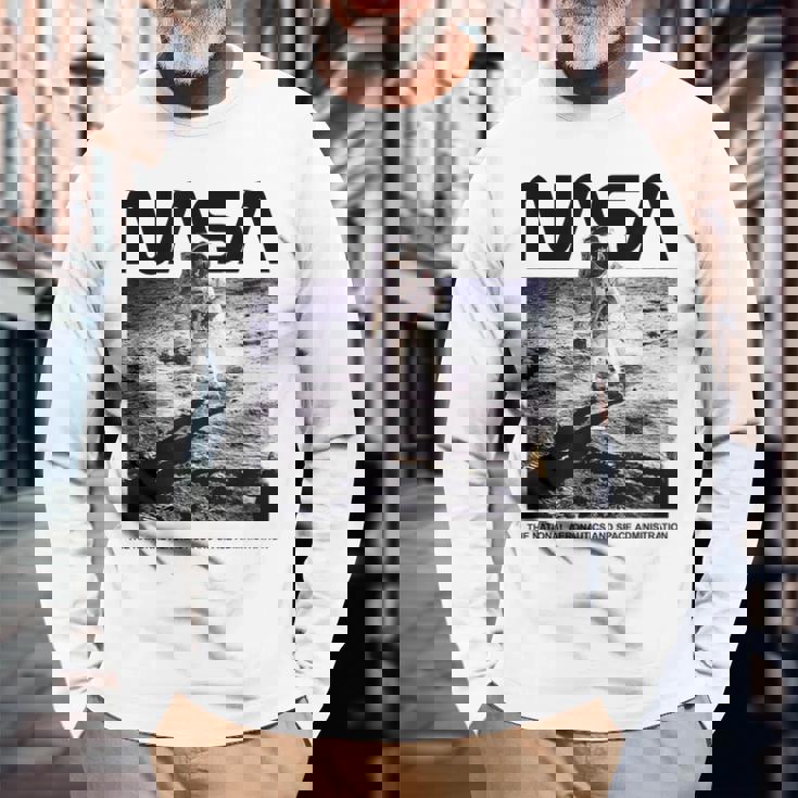 Nasaアポロ11号の月面宇宙飛行士の有名なワームロゴ 長袖Tシャツ 高齢者への贈り物