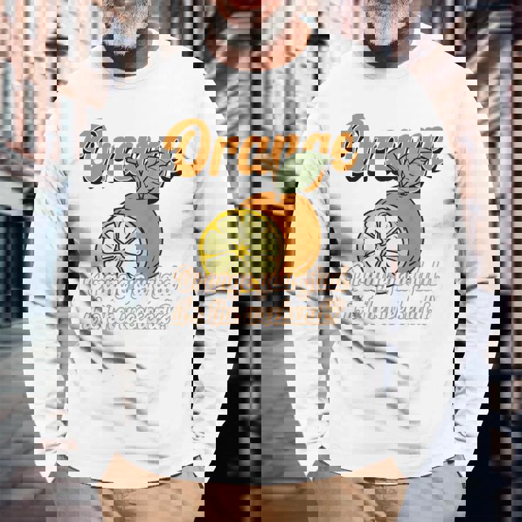 Orange You Glad It's The Weekend Fun Citrus Fruit Back 長袖Tシャツ 高齢者への贈り物