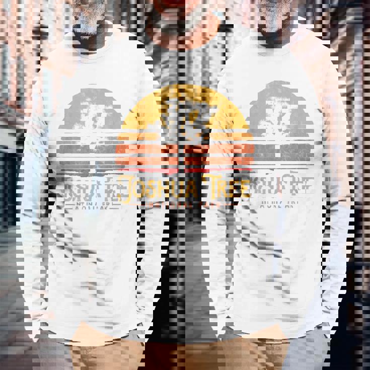 Vintage Joshua Tree National Park Retro 長袖Tシャツ 高齢者への贈り物