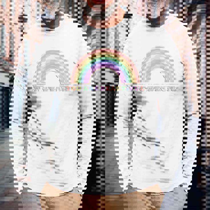 あなたは美しい虹と太陽の光です 長袖Tシャツ 高齢者への贈り物