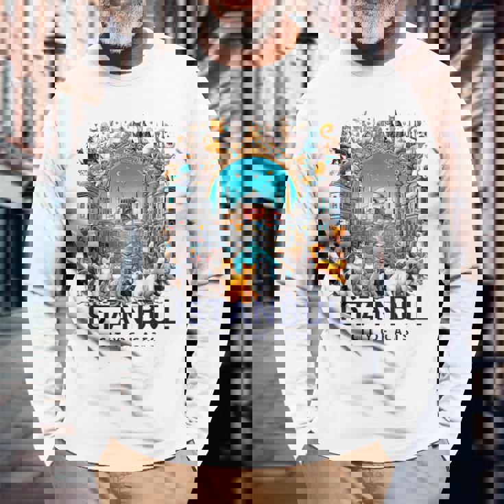 イスタンブール、トルコ 猫の街 Istanbul Turkey City Of Cats 長袖Tシャツ 高齢者への贈り物