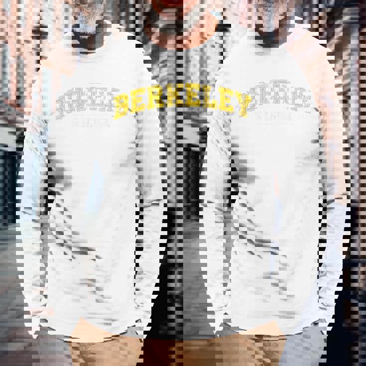 カリフォルニア州バークレー 長袖Tシャツ 高齢者への贈り物