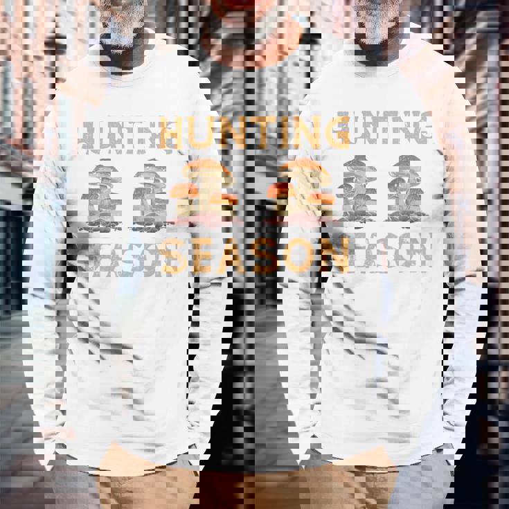 キノコ狩りの季節 長袖tシャツ 長袖Tシャツ 高齢者への贈り物