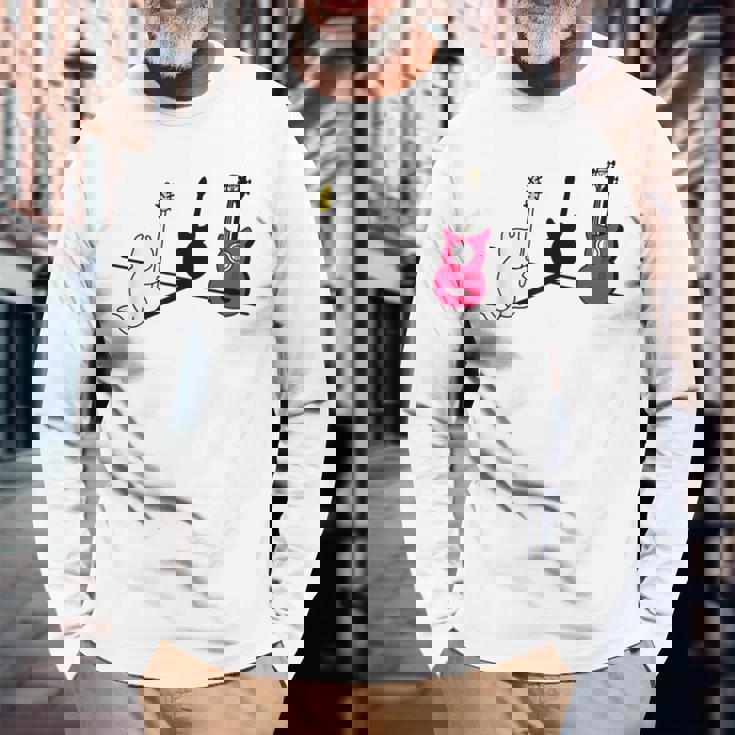 ギターの影を作る猫デザイン 長袖Tシャツ 高齢者への贈り物