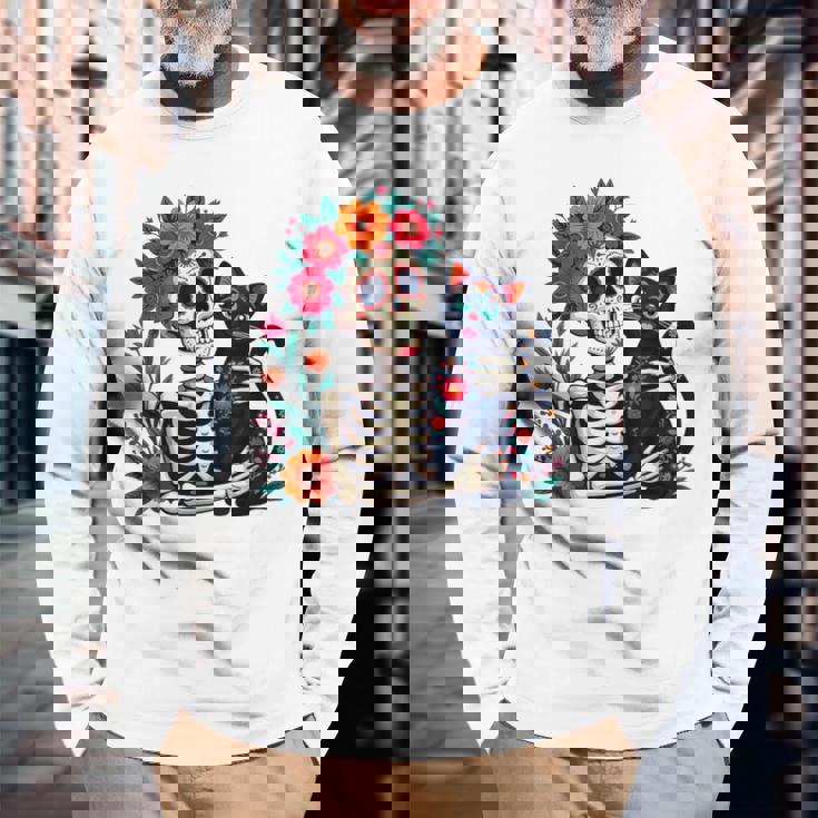 スケルトン ハグ 猫 シュガー スカル Día Los Muertos ハロウィン 長袖Tシャツ 高齢者への贈り物