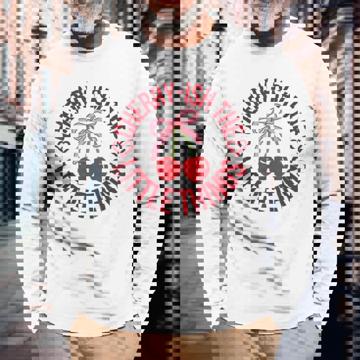 チェリーっぽいザ・リトル・シングス・ファニー・チェリッシュ・チェリー 長袖Tシャツ 高齢者への贈り物