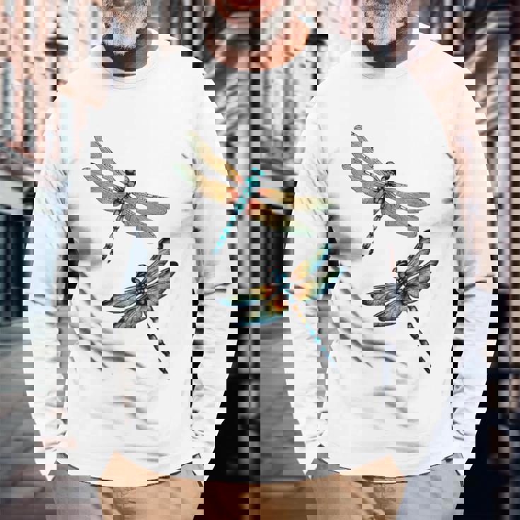 トンボ、飛ぶ昆虫のトンボ、トンボ。 長袖Tシャツ 高齢者への贈り物