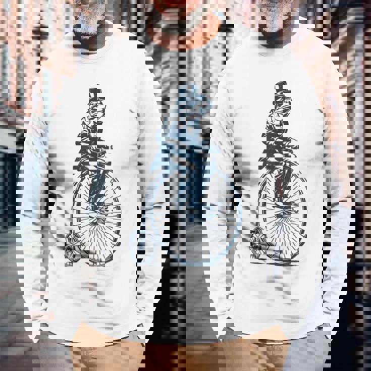 ビンテージのペニーファージング自転車に乗る粋なカエルのサイクリスト 長袖Tシャツ 高齢者への贈り物