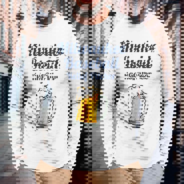 ミルウォーキービールと野球リリーフピッチャー 長袖Tシャツ 高齢者への贈り物