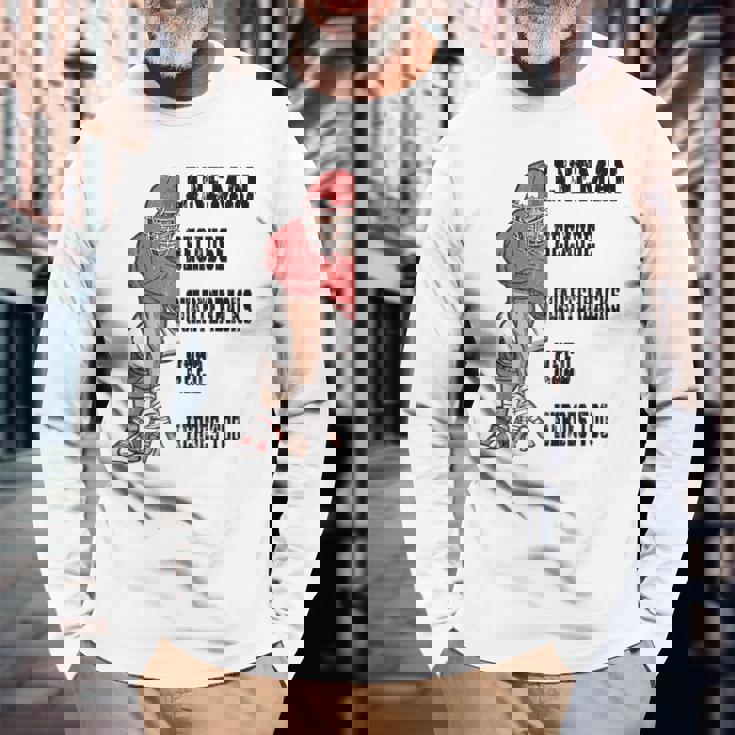 ラインマンのクォーターバックにはアメリカンフットボールにヒーローが必要 長袖Tシャツ 高齢者への贈り物