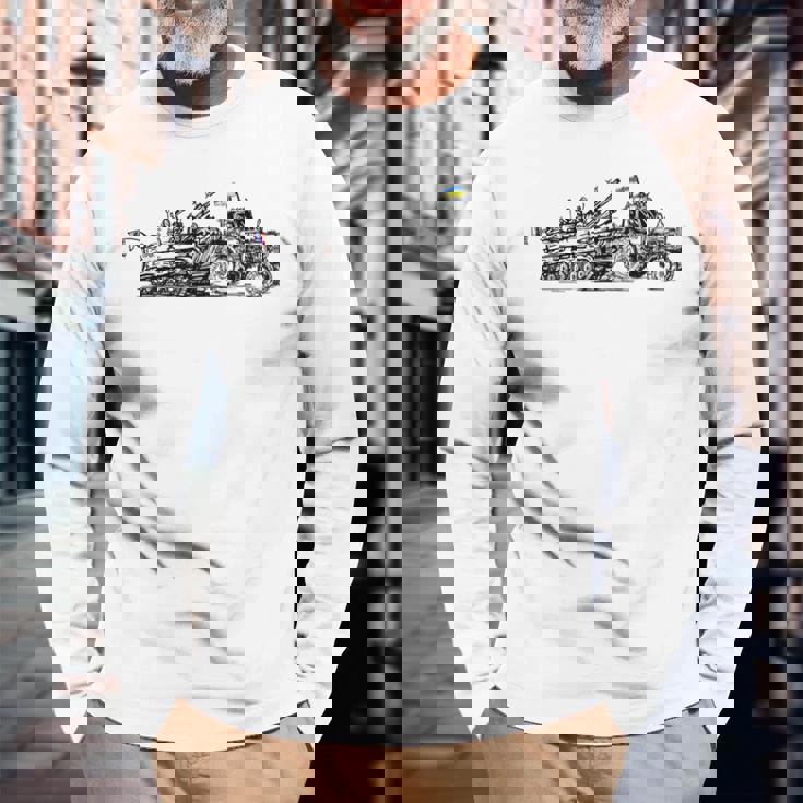 ロシアのbmpを盗むウクライナの農家 ウクライナを支援 長袖Tシャツ 高齢者への贈り物