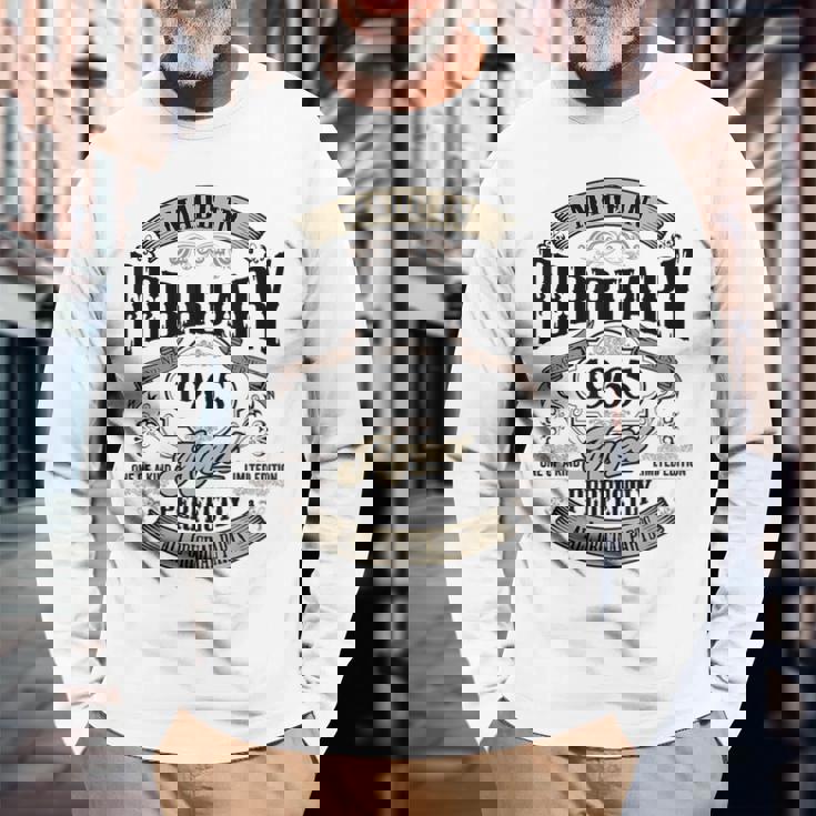 ヴィンテージ還暦祝い 1965年2月生まれ 60歳 長袖Tシャツ 高齢者への贈り物