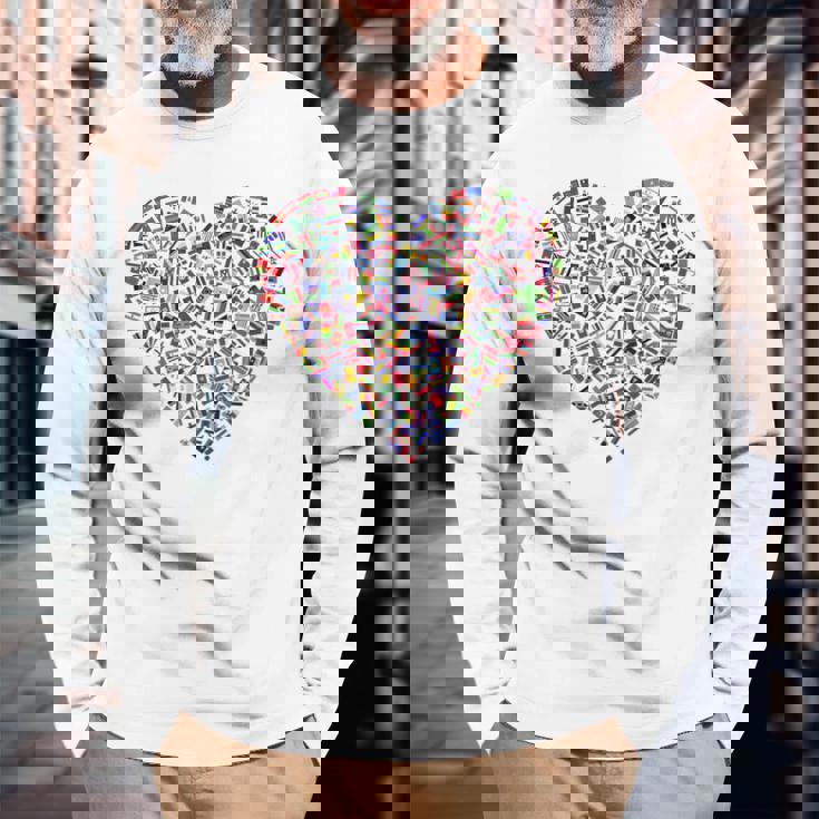 世界国旗 ハート 国旗 旅行 トラベラー 長袖Tシャツ 高齢者への贈り物