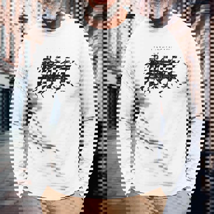 古代ギリシャの翼のあるランナー 2 考古学歴史家 長袖Tシャツ 高齢者への贈り物