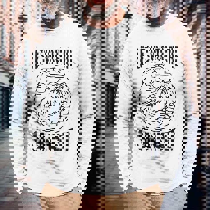 夕日を眺めてみよう 長袖Tシャツ 高齢者への贈り物