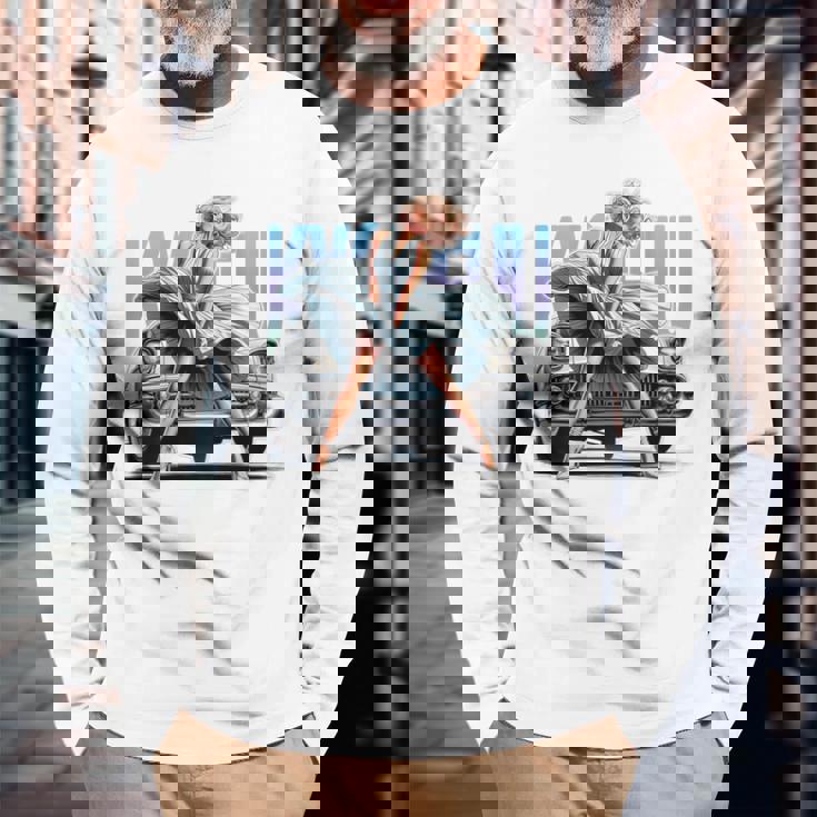 強風ピンナップガールとオールドアメ車のバックプリント 長袖Tシャツ 高齢者への贈り物