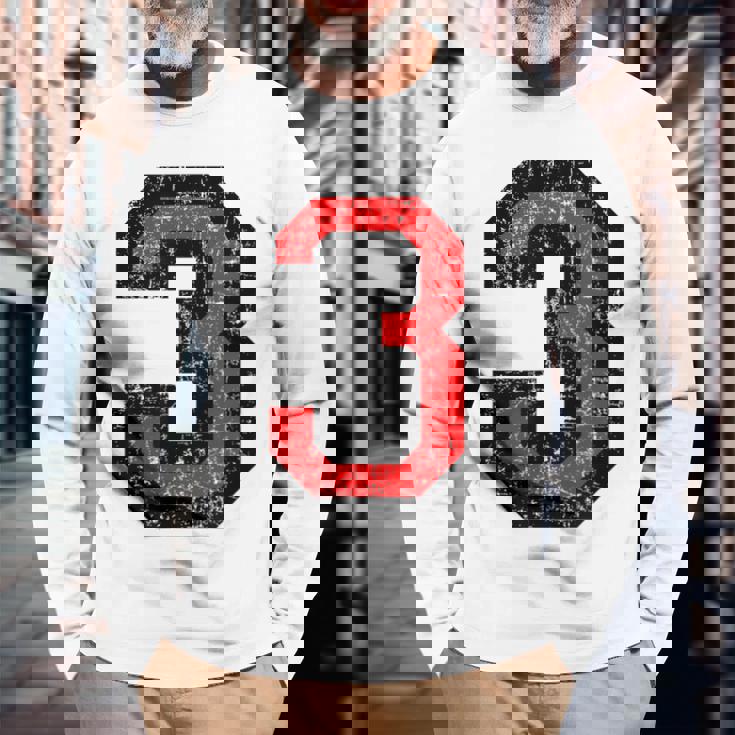 数字 3 ヴィンテージブラック&レッド 長袖Tシャツ 高齢者への贈り物