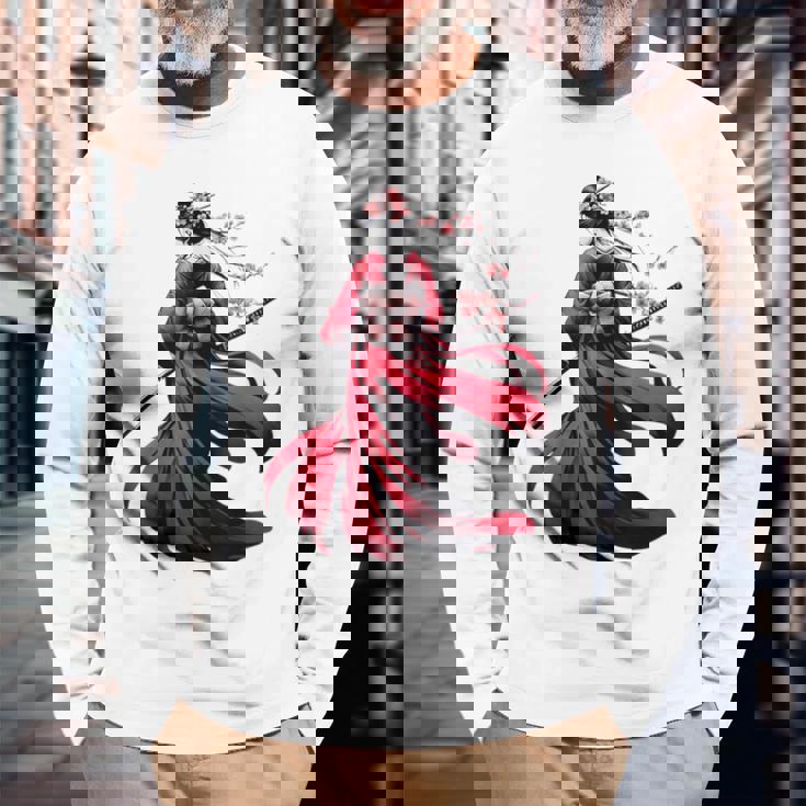 日本のサムライ フローラルウォリアーフラワー 桜 長袖Tシャツ 高齢者への贈り物