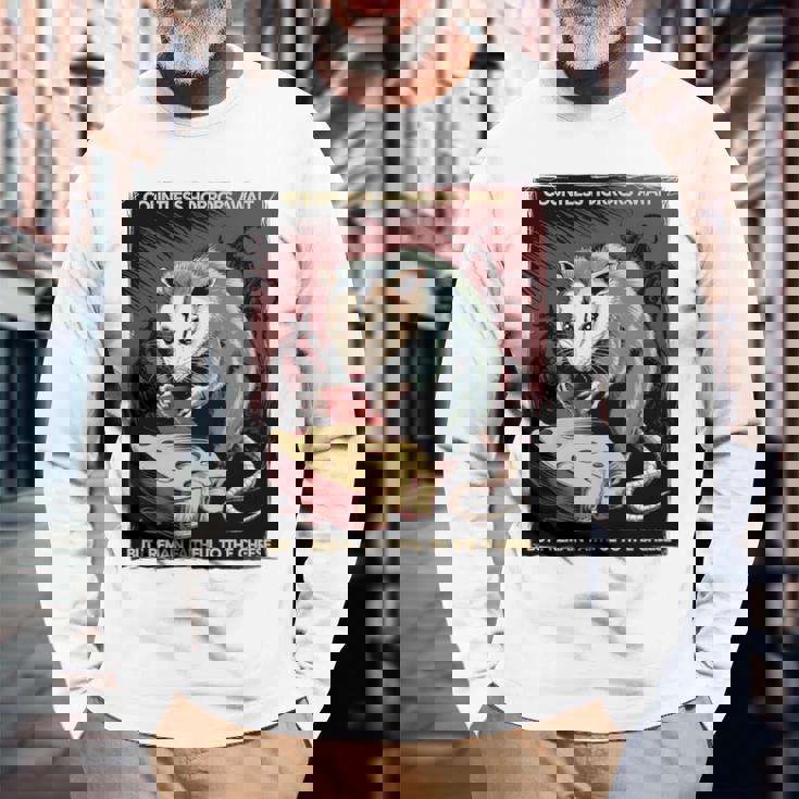 日本ホラーオポッサムアニメ レトロ 数え切れないほどの恐怖が待ち受けている 長袖tシャツ 長袖Tシャツ 高齢者への贈り物