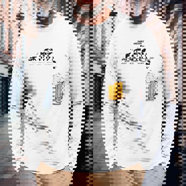 月曜日金曜日 スティックマン ビールウィークジャンプ エネルギー 皮肉 長袖Tシャツ 高齢者への贈り物