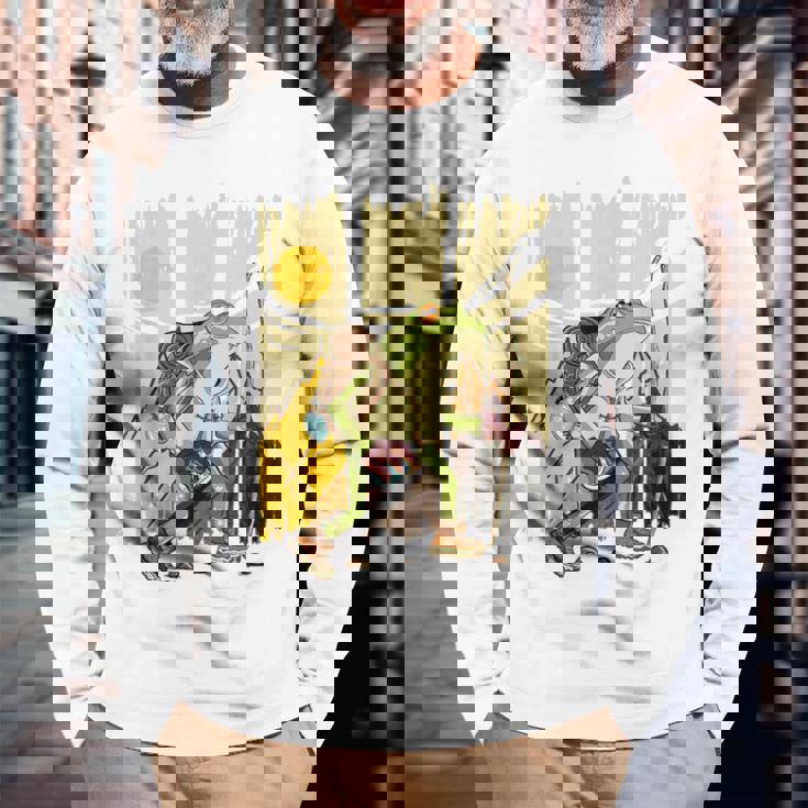 楽しいカエル ハイキングと登山愛好家 長袖Tシャツ 高齢者への贈り物