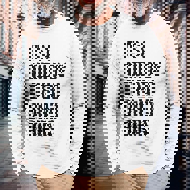 禁止された本を読むのに良い日だ面白いヴィンテージ 長袖Tシャツ 高齢者への贈り物