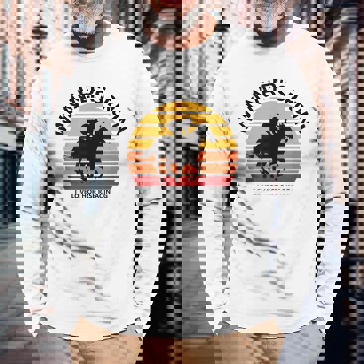 競馬ファンや馬好きの方にお勧め 勝者の走り オシャレな競馬イラスト 長袖Tシャツ 高齢者への贈り物