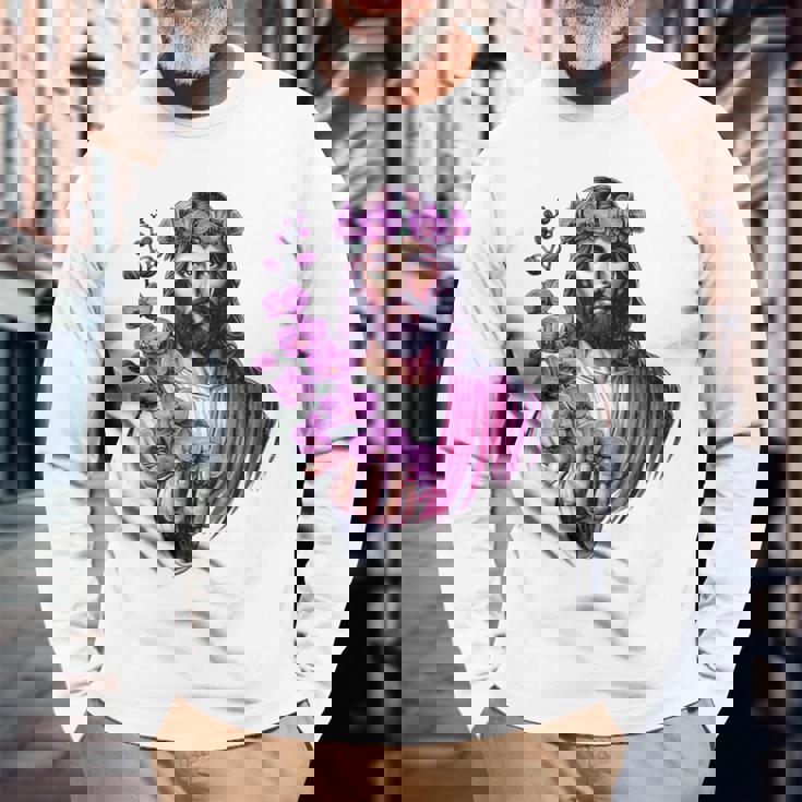 紫の蘭を持つイエス 長袖Tシャツ 高齢者への贈り物