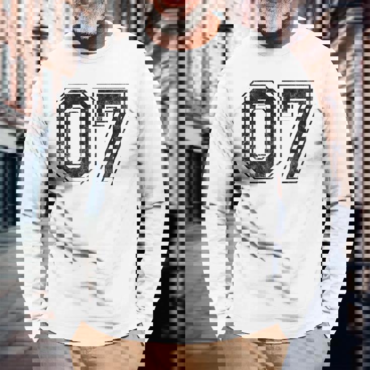 背中に07番 長袖Tシャツ 高齢者への贈り物