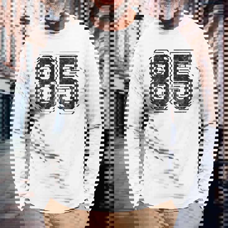 背中に85番 長袖Tシャツ 高齢者への贈り物