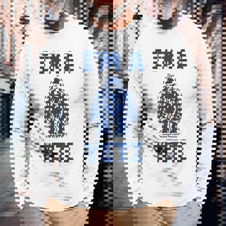 野獣のイエティ 忌まわしい雪だるまのユーモア 私はイエティが大好き I'm A Yeti 長袖Tシャツ 高齢者への贈り物