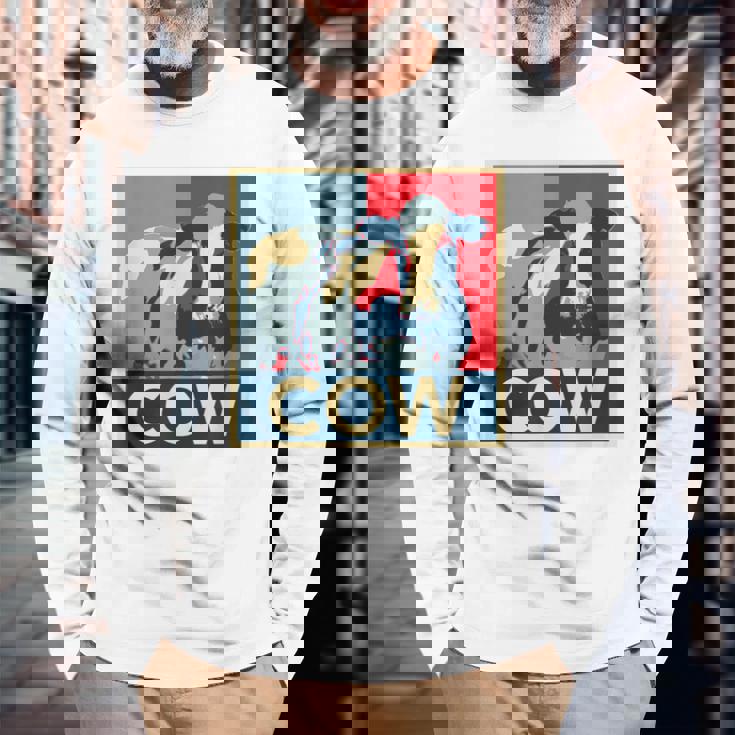 面白い 牛 牧場 動物 男性 面白い ギフト 子供 農業 農場 長袖Tシャツ 高齢者への贈り物