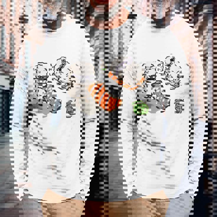 面白い寿司 ビーチで日光浴 長袖Tシャツ 高齢者への贈り物