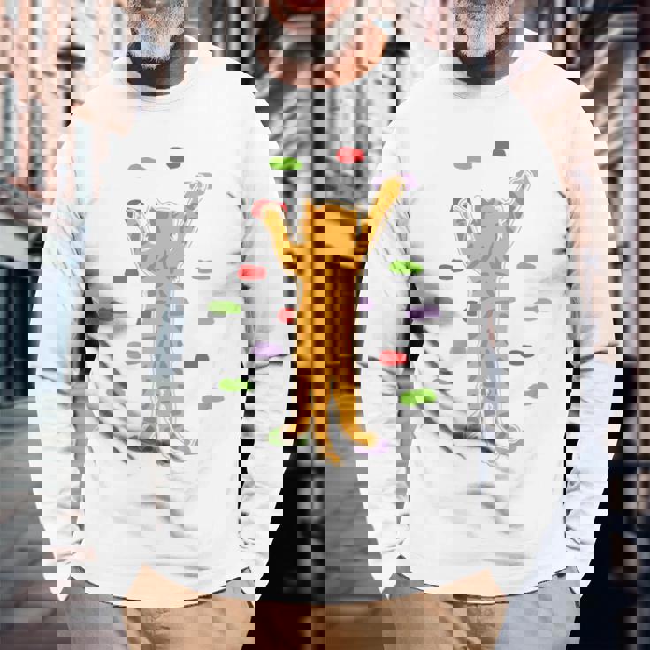 面白くてかわいいボルダーロッククライミングキャット背中にプリント 長袖Tシャツ 高齢者への贈り物