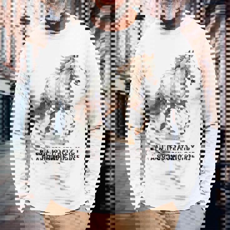 馬の水彩画、乗馬、優雅な高速ランニング馬 長袖Tシャツ 高齢者への贈り物