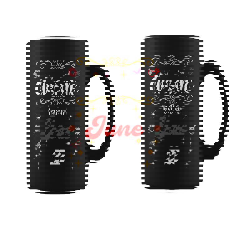 6月22日の誕生日に生まれた素晴らしい花と蝶。 コーヒーマグ