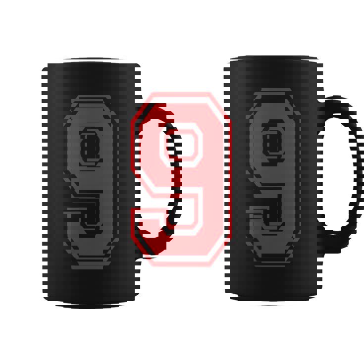 9番のスポーツスタイル。赤。 コーヒーマグ