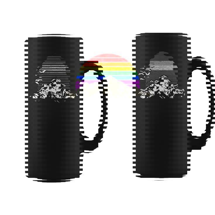 Lgbtq レインボー 山 サンセット ヴィンテージ コーヒーマグ
