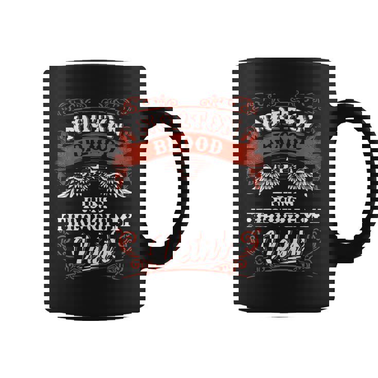 Norton Blood Run Through Myeins Family Christmas コーヒーマグ