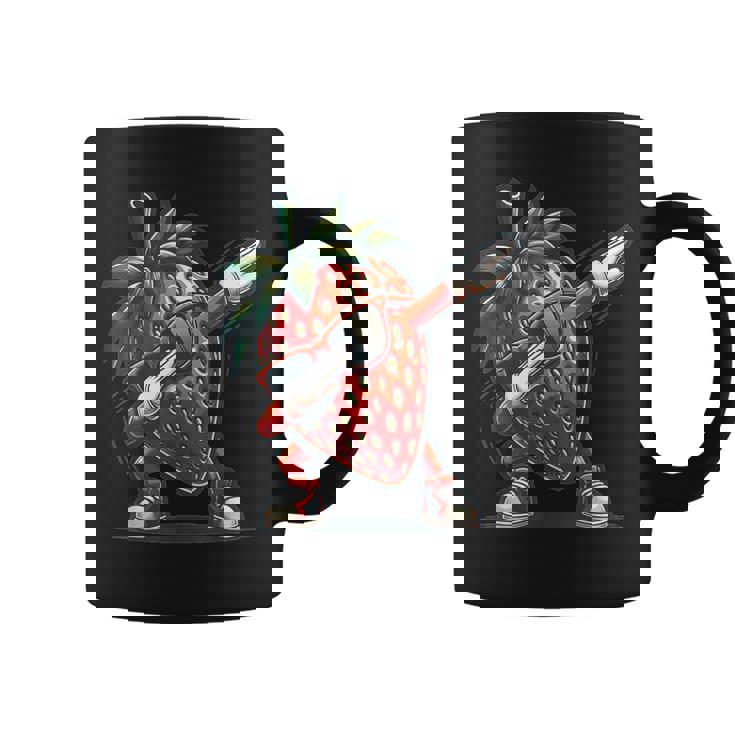 いちごを軽くたたくダンスいちごの果実を軽くたたく コーヒーマグ