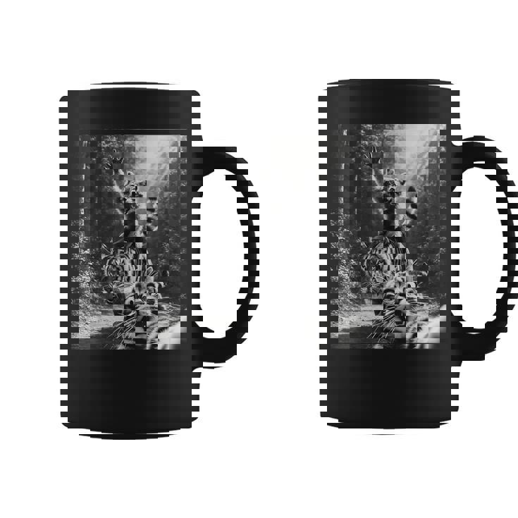 おもしろいアライグマ乗馬トラ驚いた怖い猫の自撮り。 コーヒーマグ