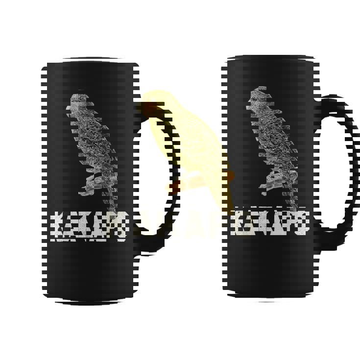 かわいいカカポの鳥が木に座っている コーヒーマグ