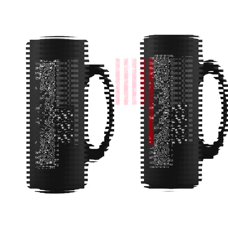 アメリカ、愛国的なアメリカ国旗、ペイズリー、バンダナプリント。 コーヒーマグ
