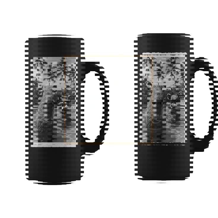 アライグマとカピバラ自撮り コーヒーマグ