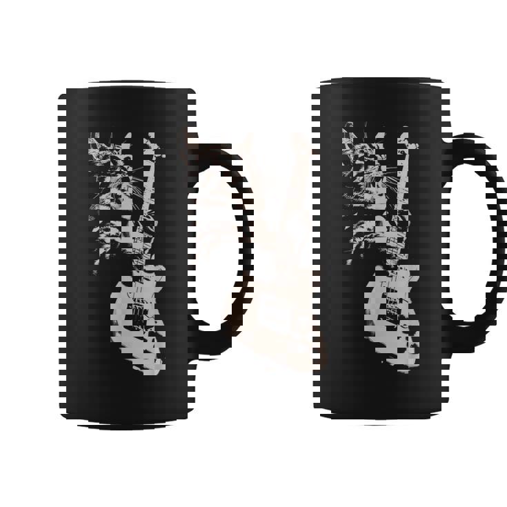 エレキギターを弾く猫 面白い猫ロッカー ロックショーで コーヒーマグ