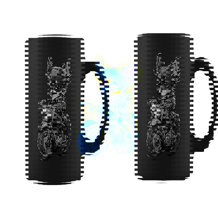 クリスマスにバイクを運転するかわいいチワワ。 コーヒーマグ